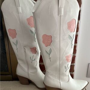 Universal Thread White and Pink Heeled Boots